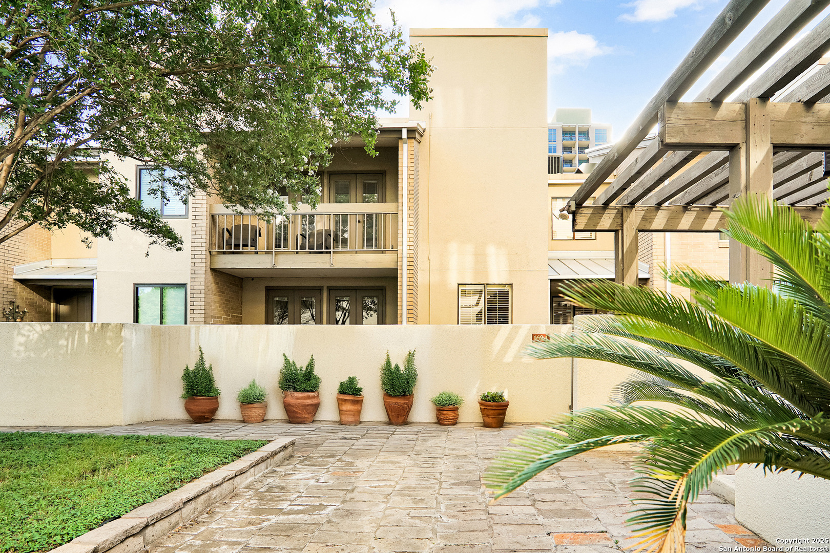 4001 N New Braunfels 1624