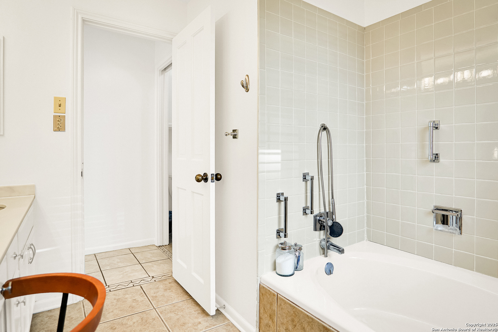 4001 N New Braunfels 1624