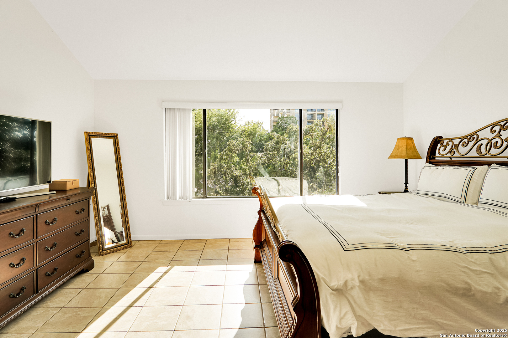 4001 N New Braunfels 1624