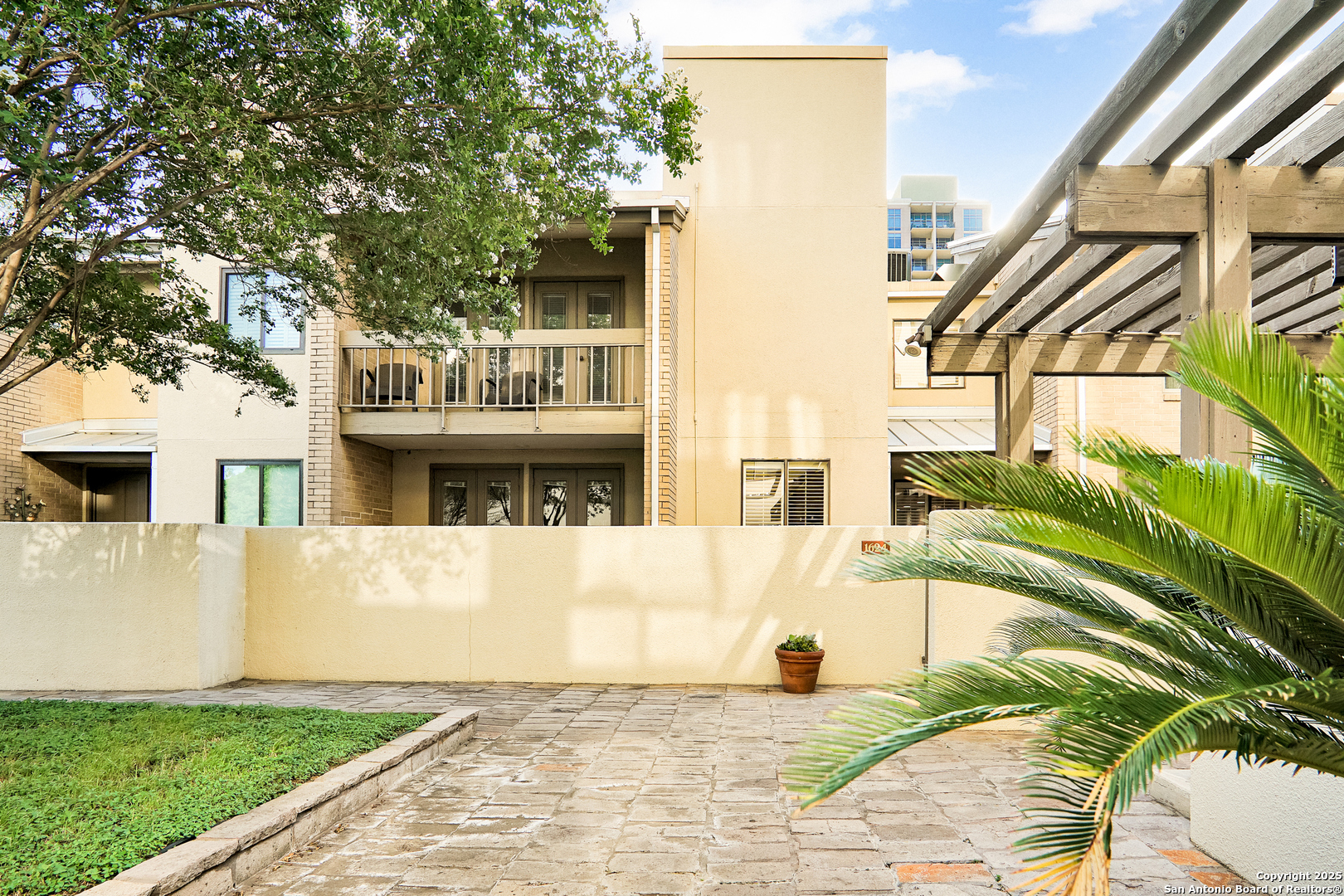 4001 N New Braunfels 1624