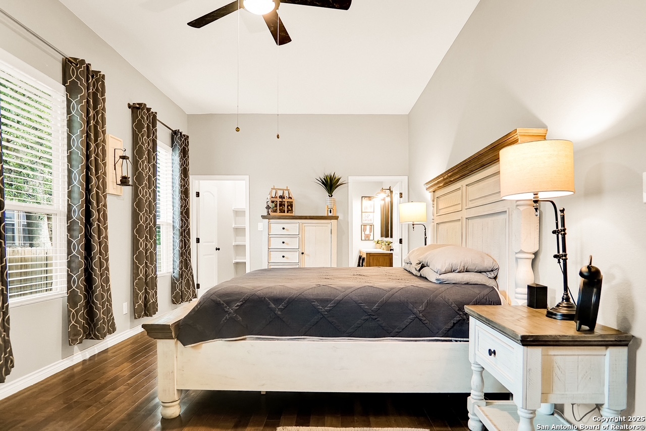 1038 W Mistletoe