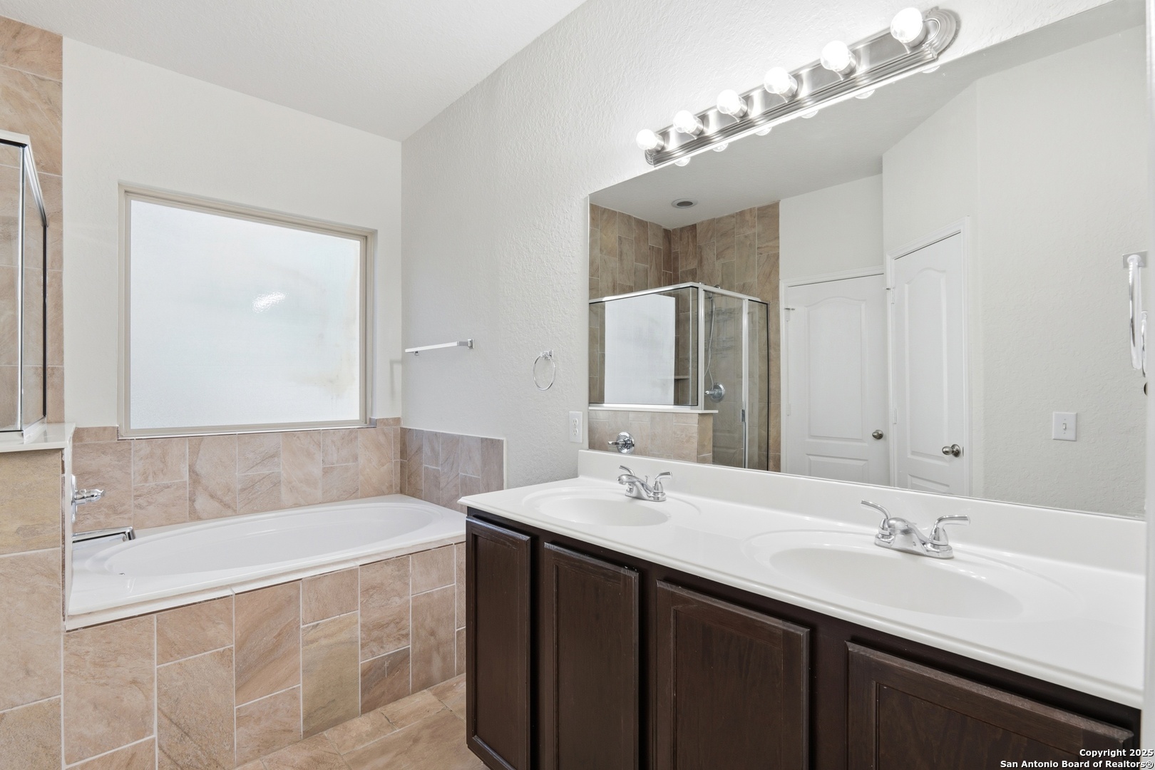 10422 Gazelle Cliff