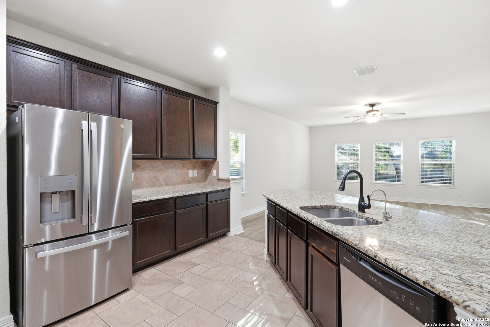 10422 Gazelle Cliff