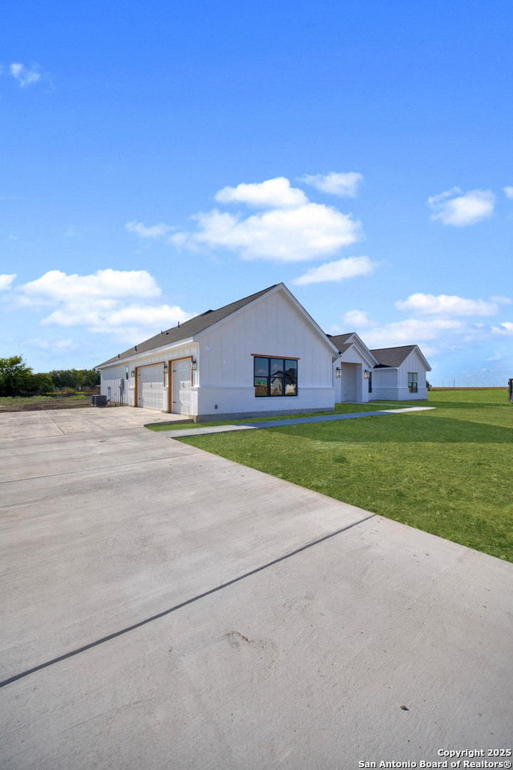 222 Double Creek Loop