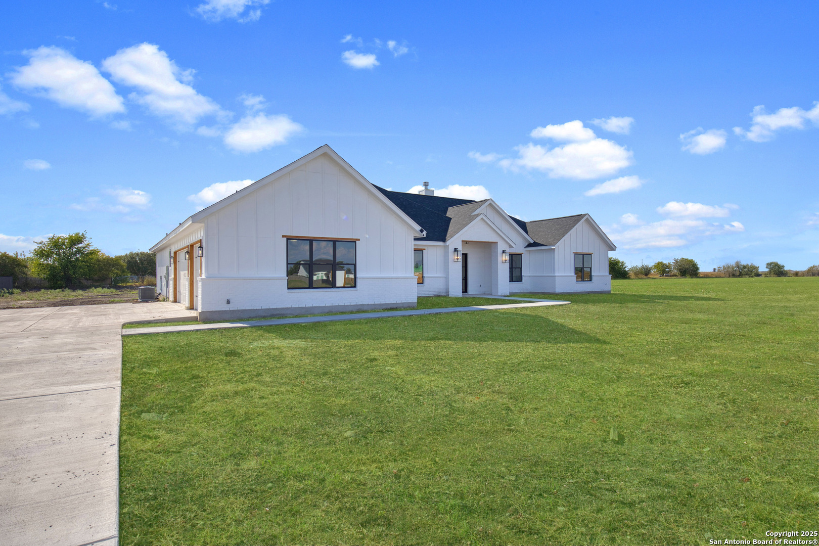 222 Double Creek Loop