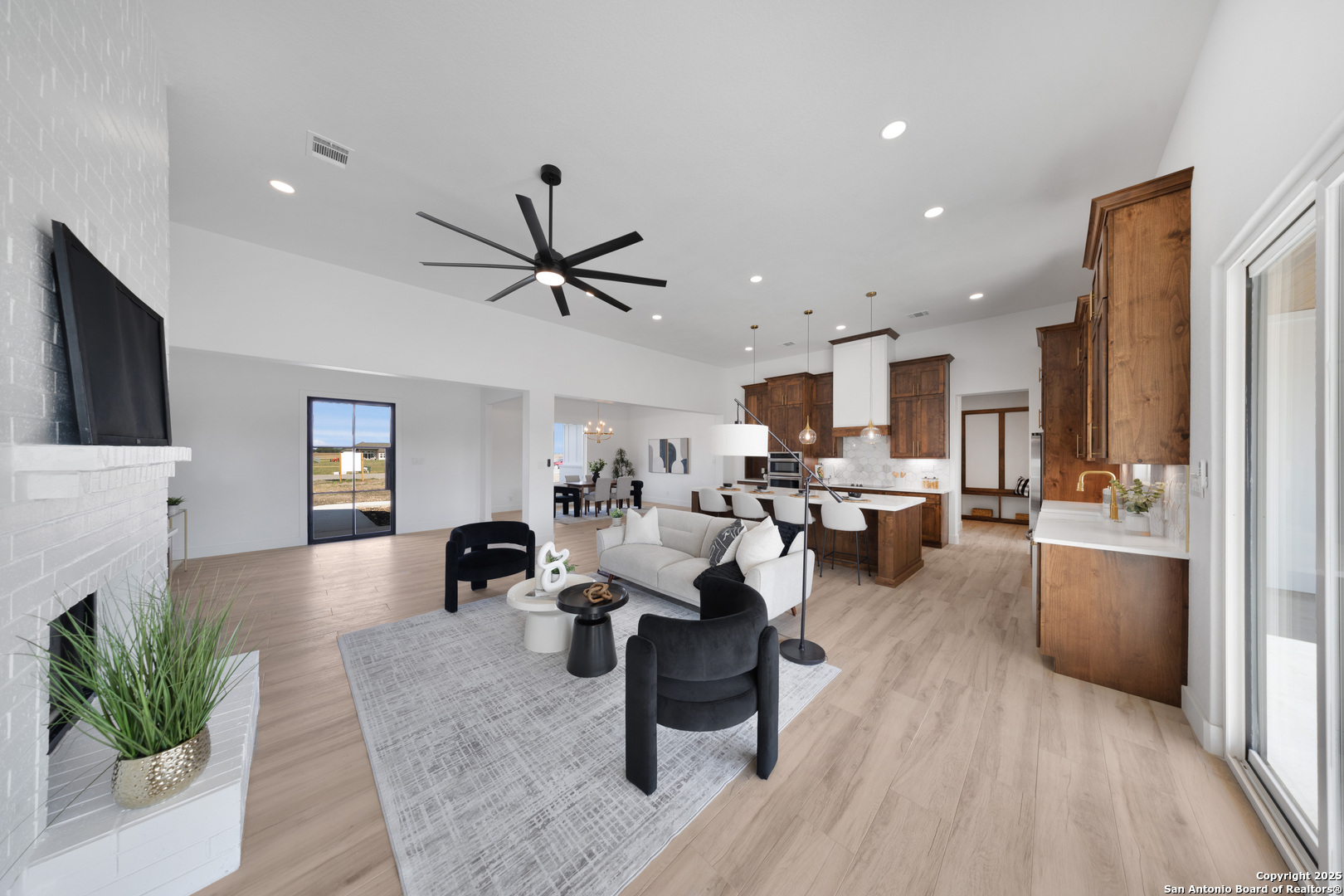 222 Double Creek Loop