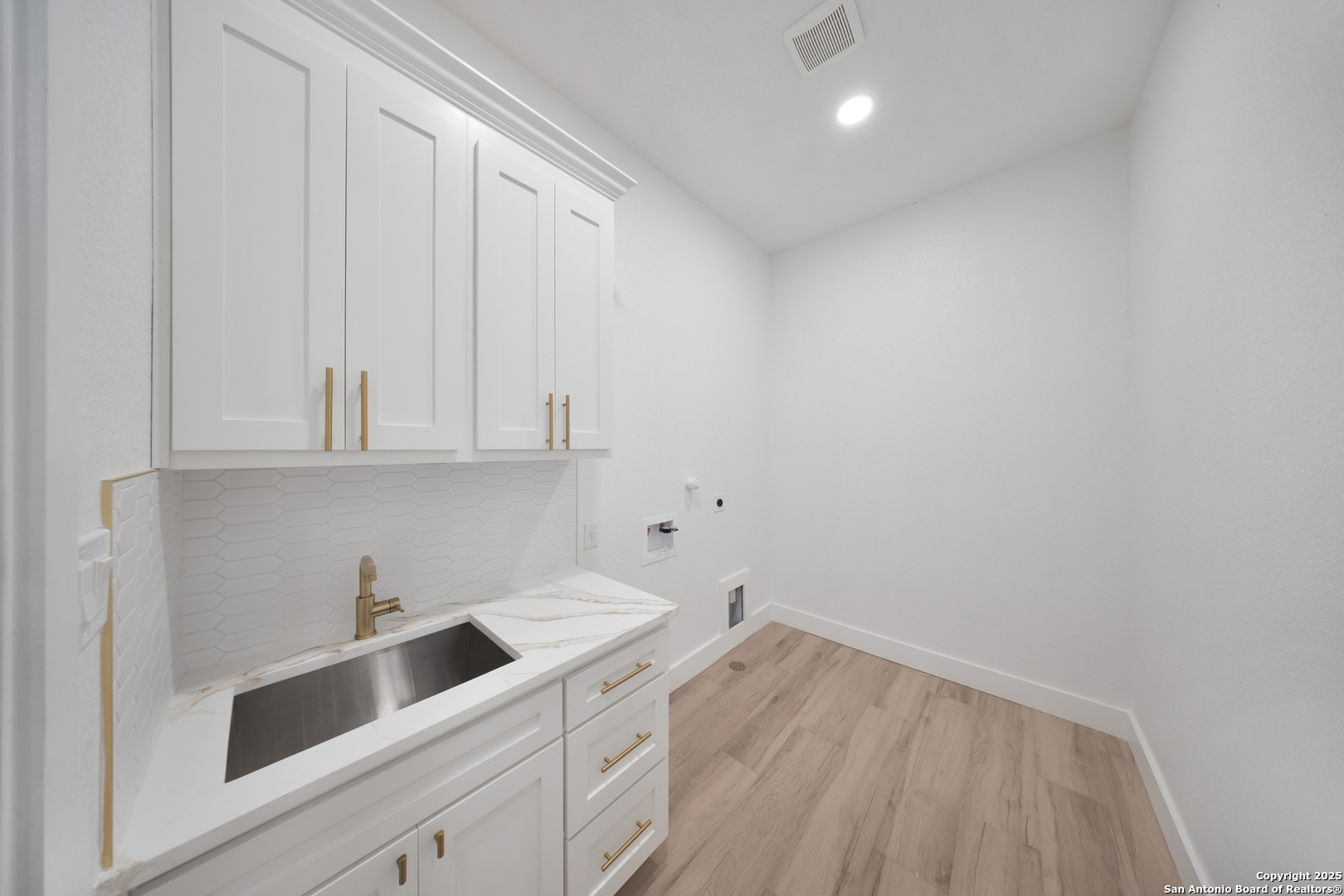 222 Double Creek Loop