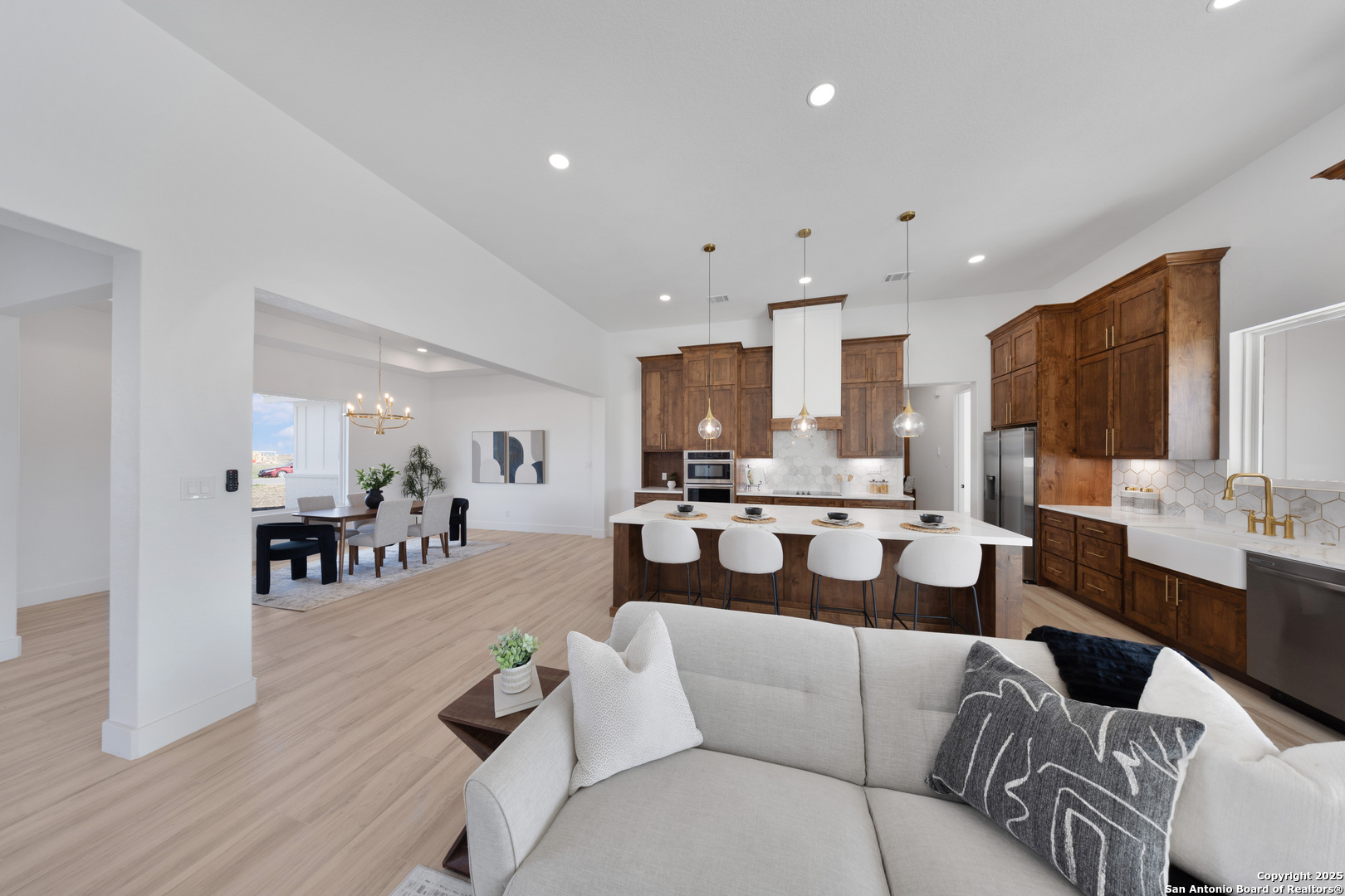 222 Double Creek Loop