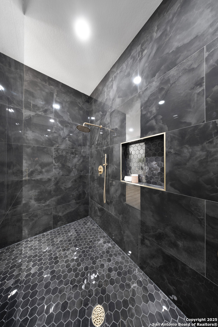 222 Double Creek Loop