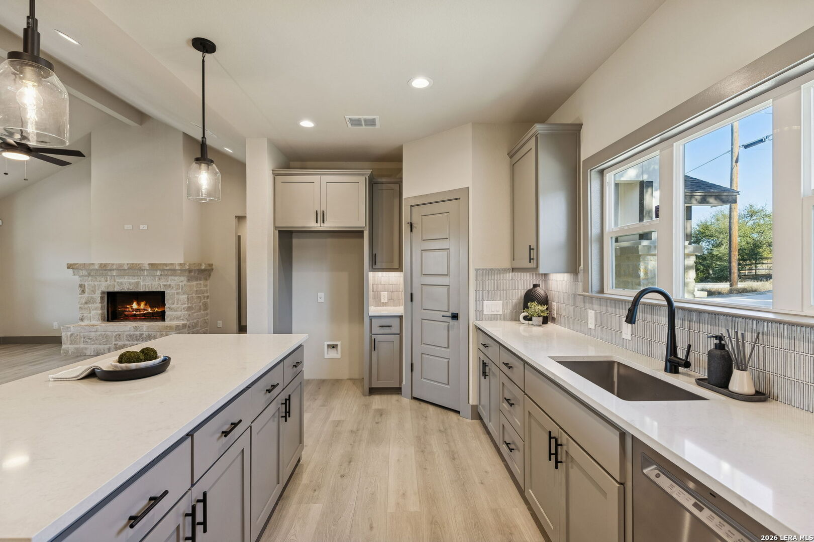 1513 Redwood