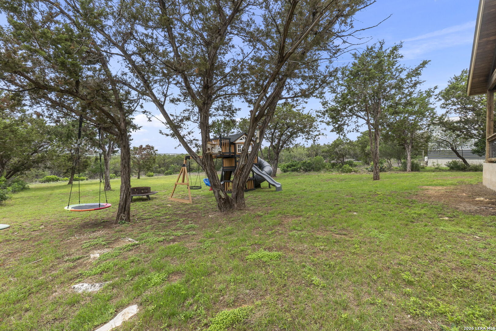 4040 SUMMIT DR