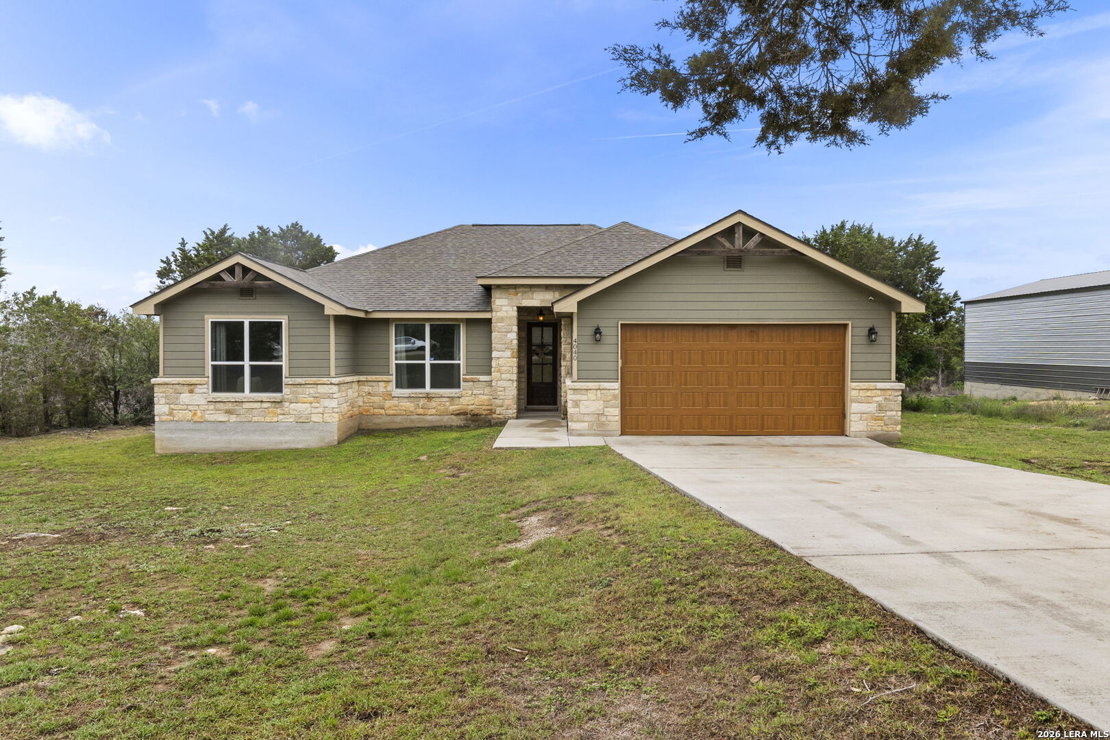 4040 SUMMIT DR