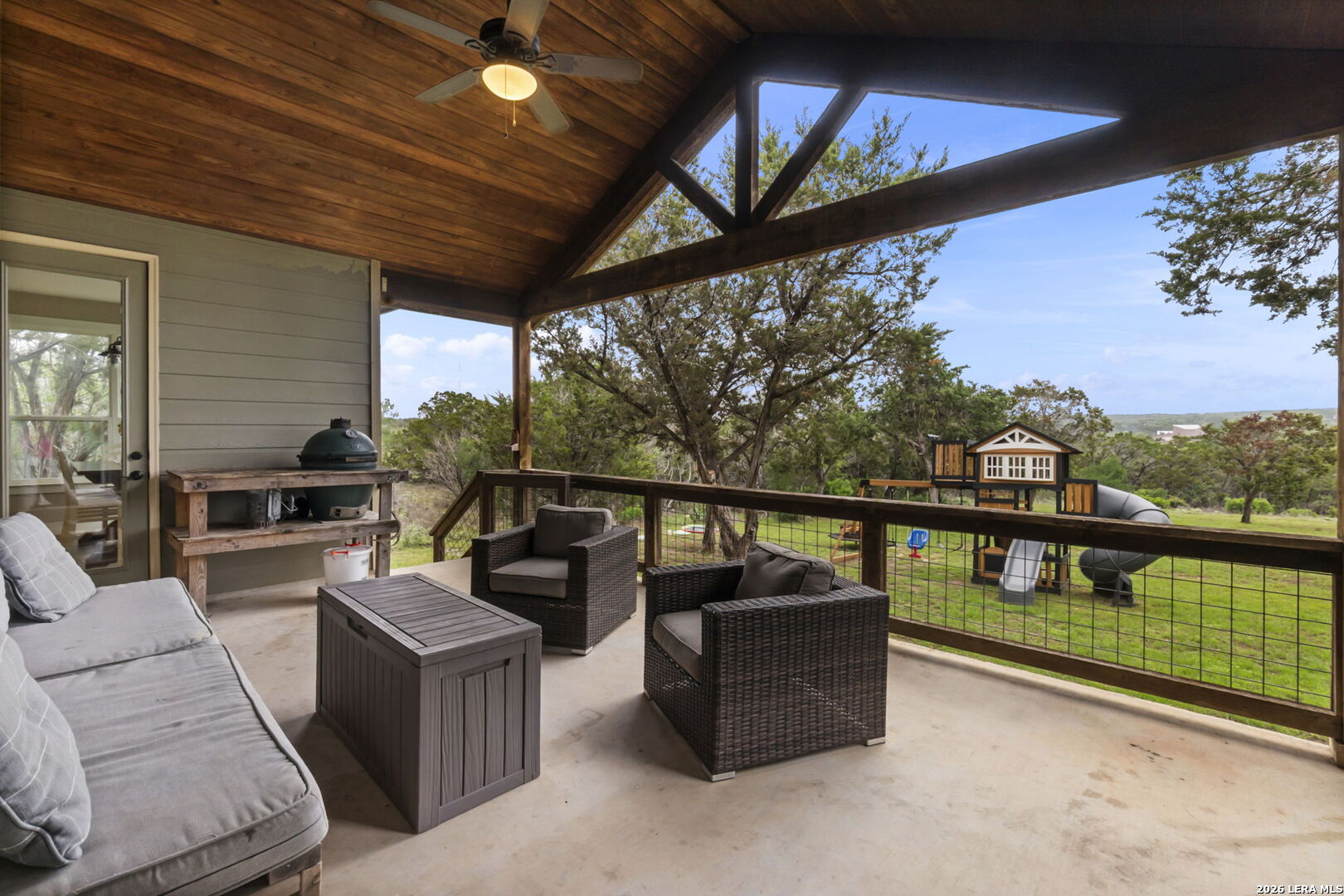 4040 SUMMIT DR