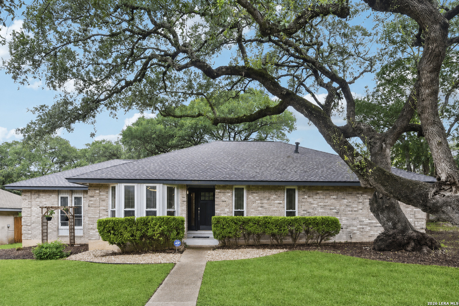13427 LA VISTA DR