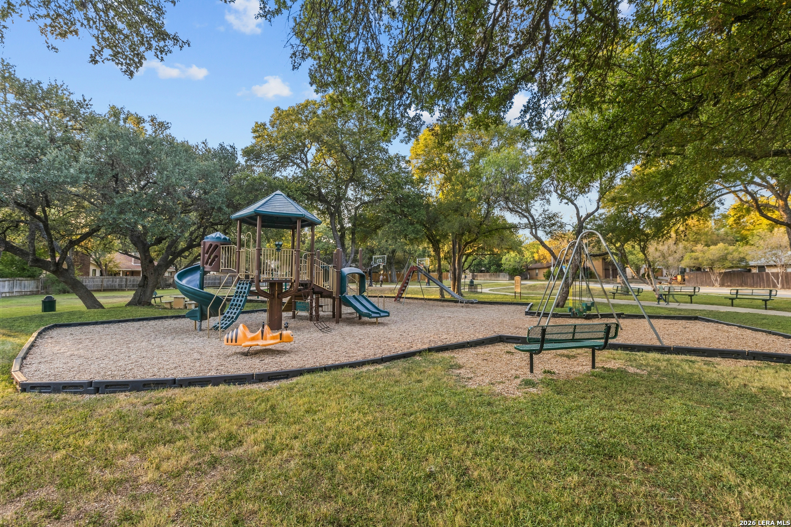 13427 LA VISTA DR
