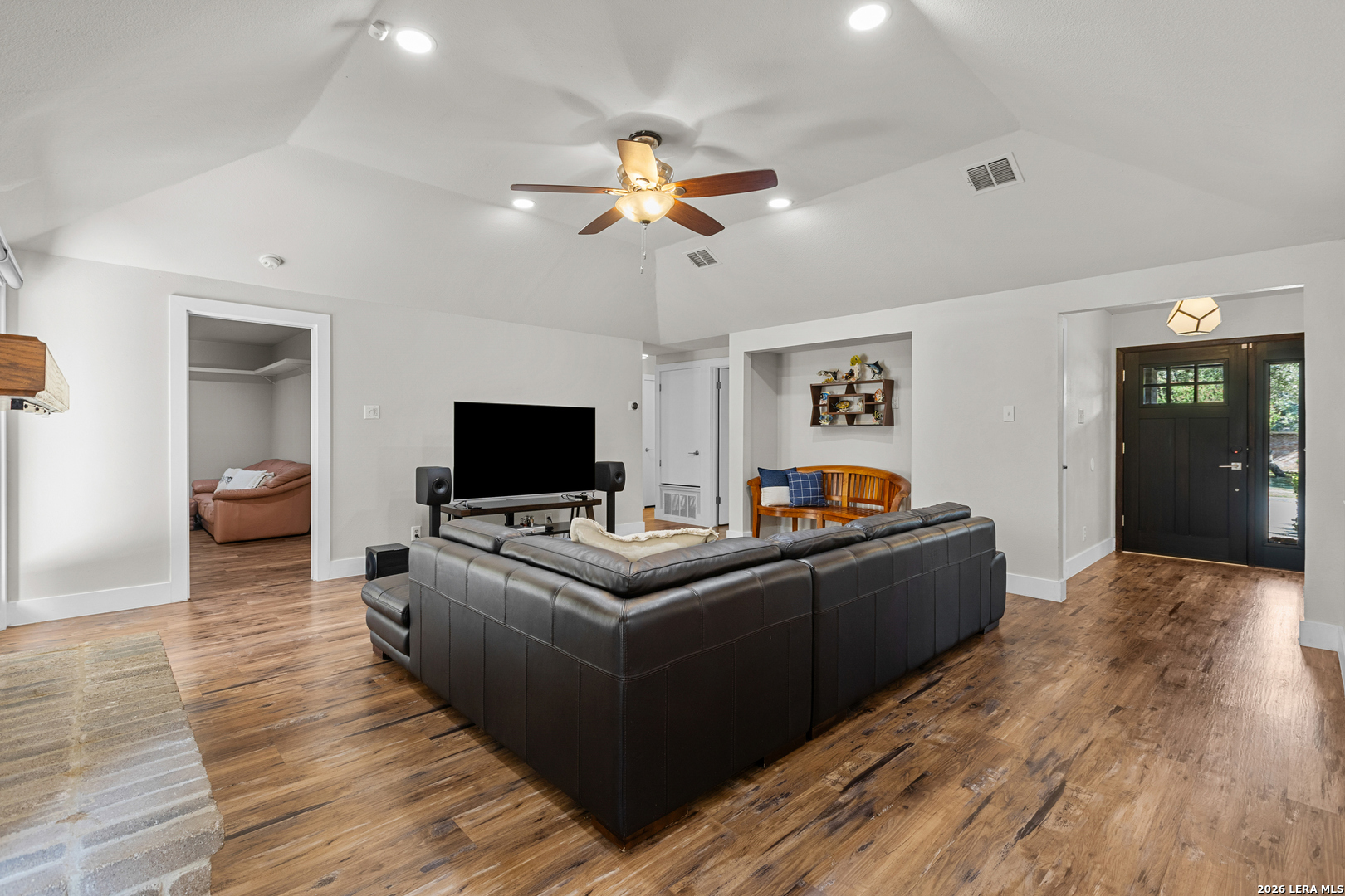 13427 LA VISTA DR