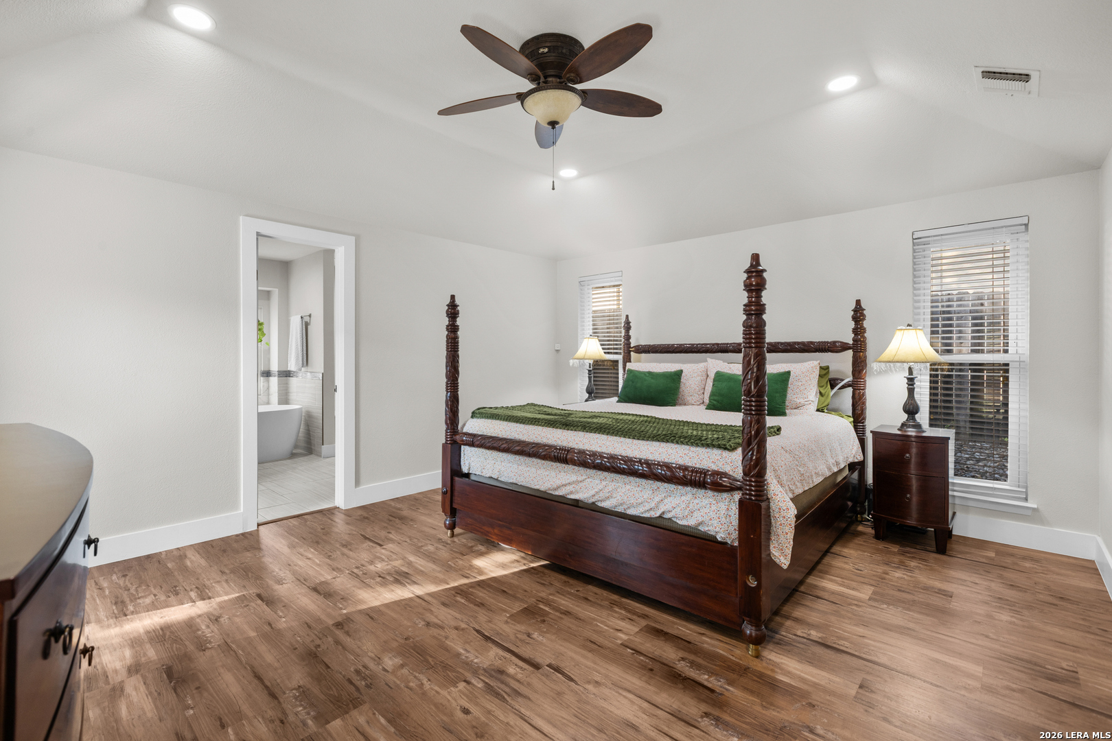 13427 LA VISTA DR