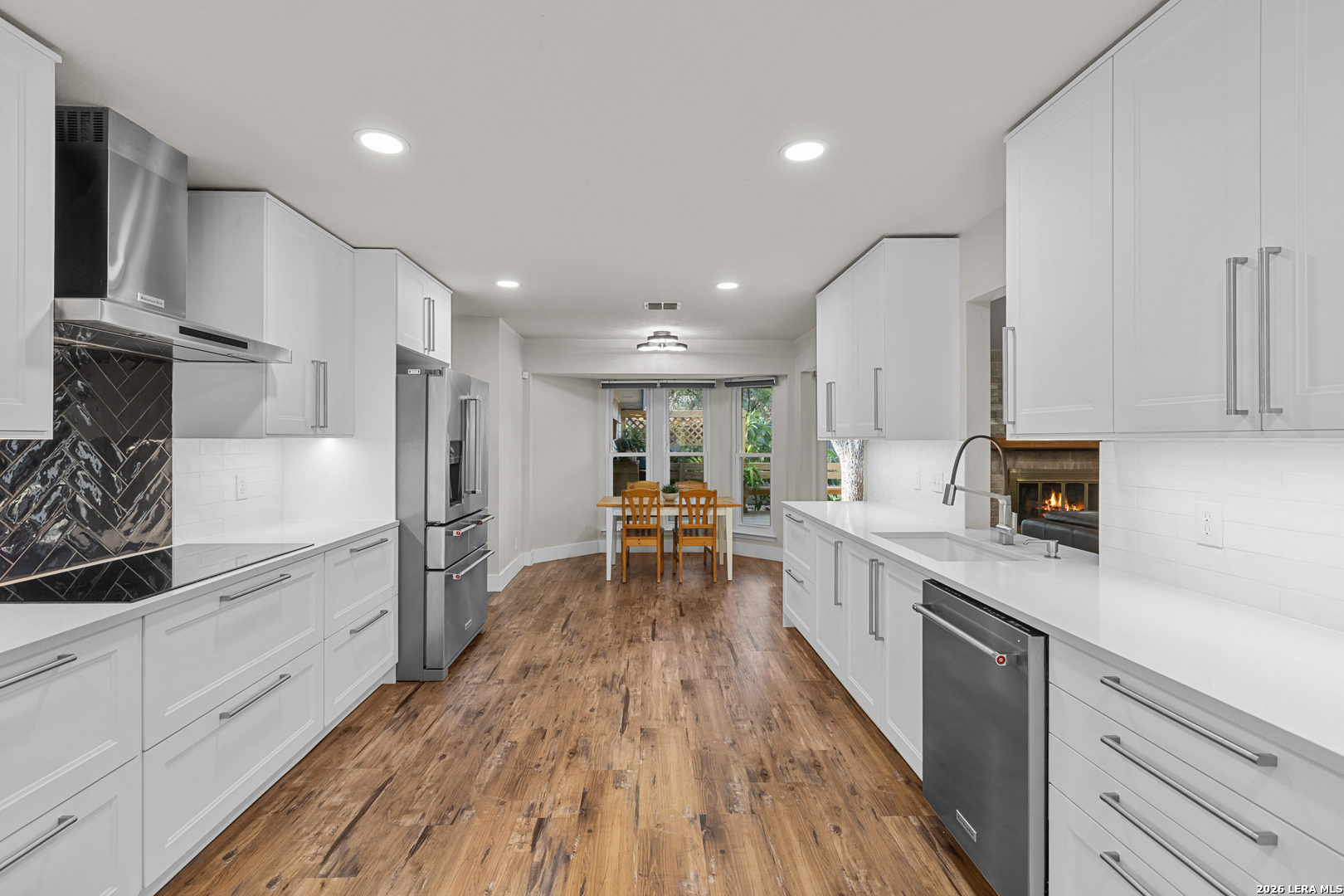 13427 LA VISTA DR
