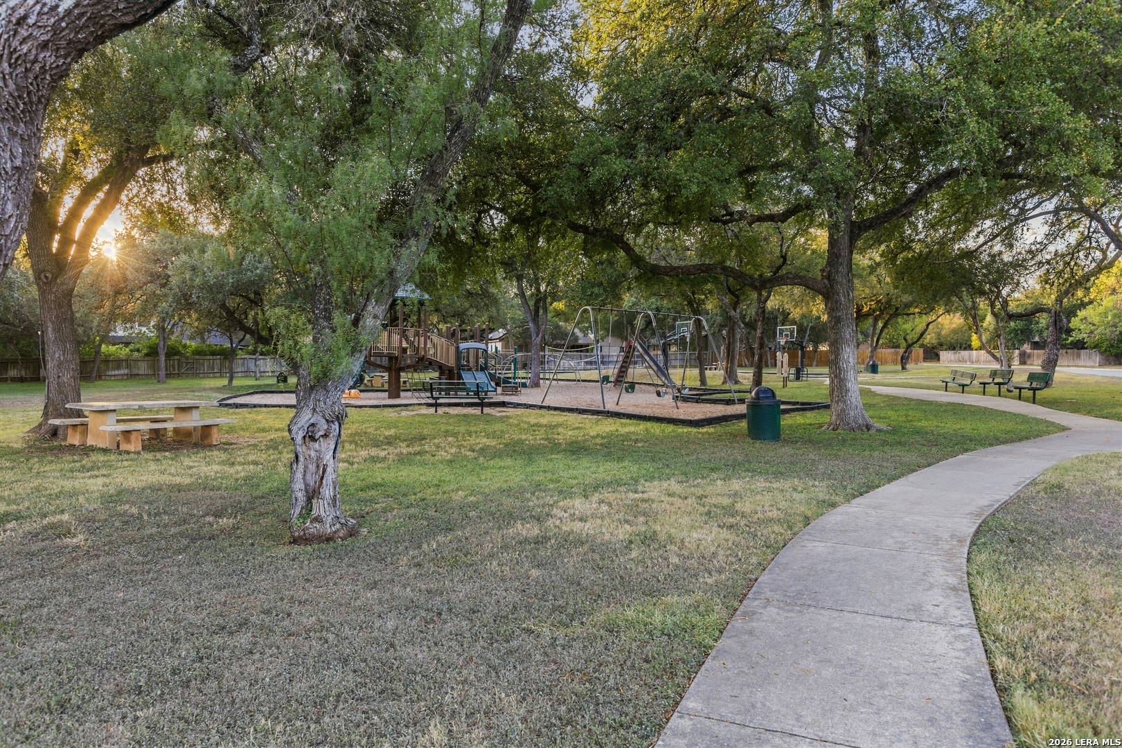 13427 LA VISTA DR