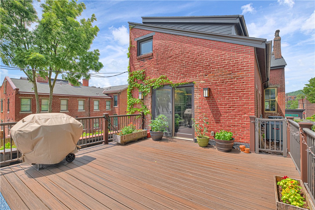 825 Western Avenue