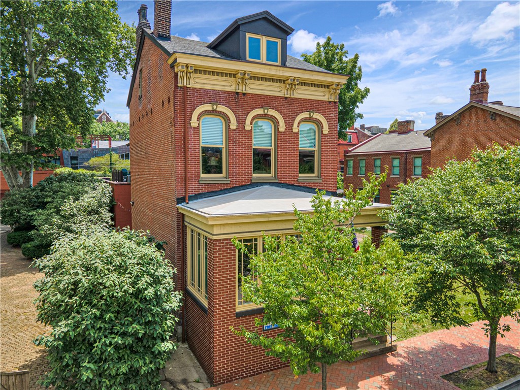 825 Western Avenue