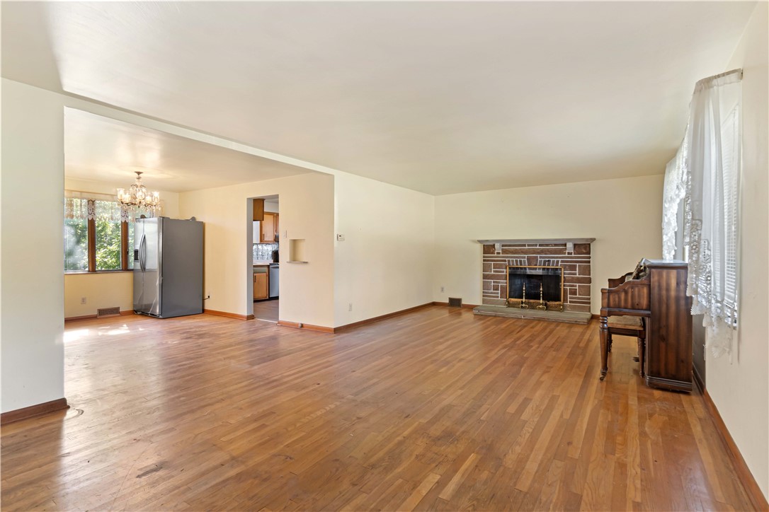 9 Crest Drive