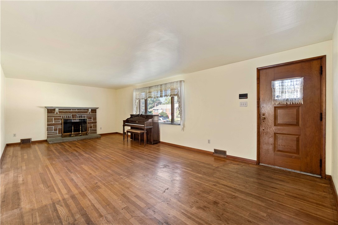9 Crest Drive