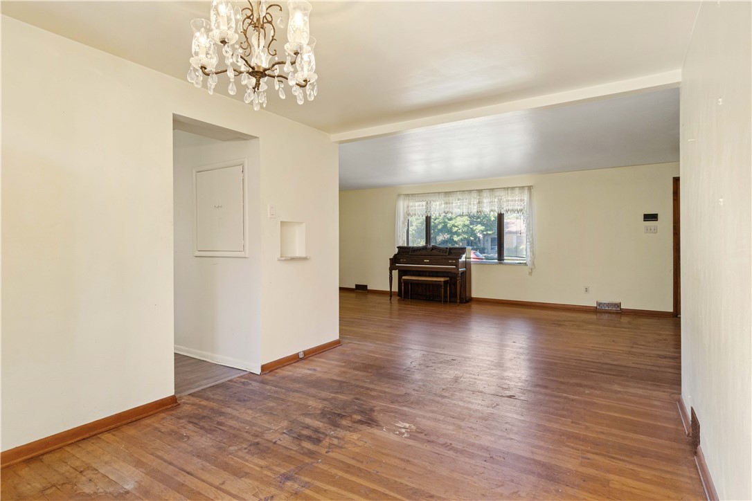 9 Crest Drive