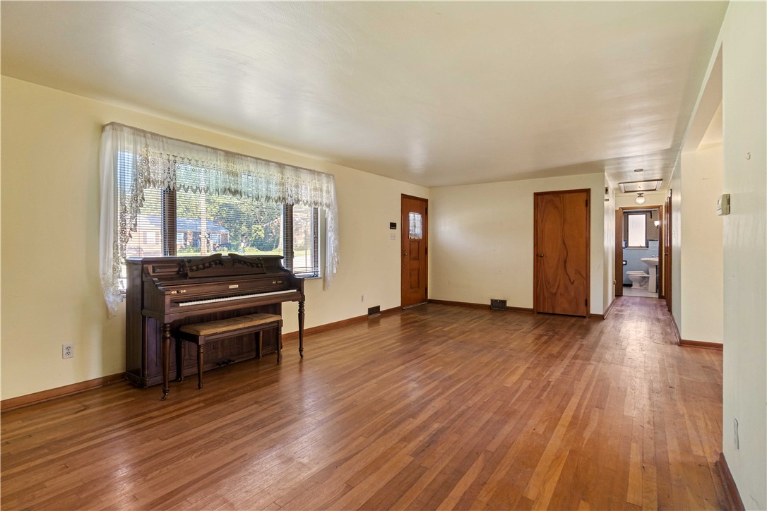 9 Crest Drive