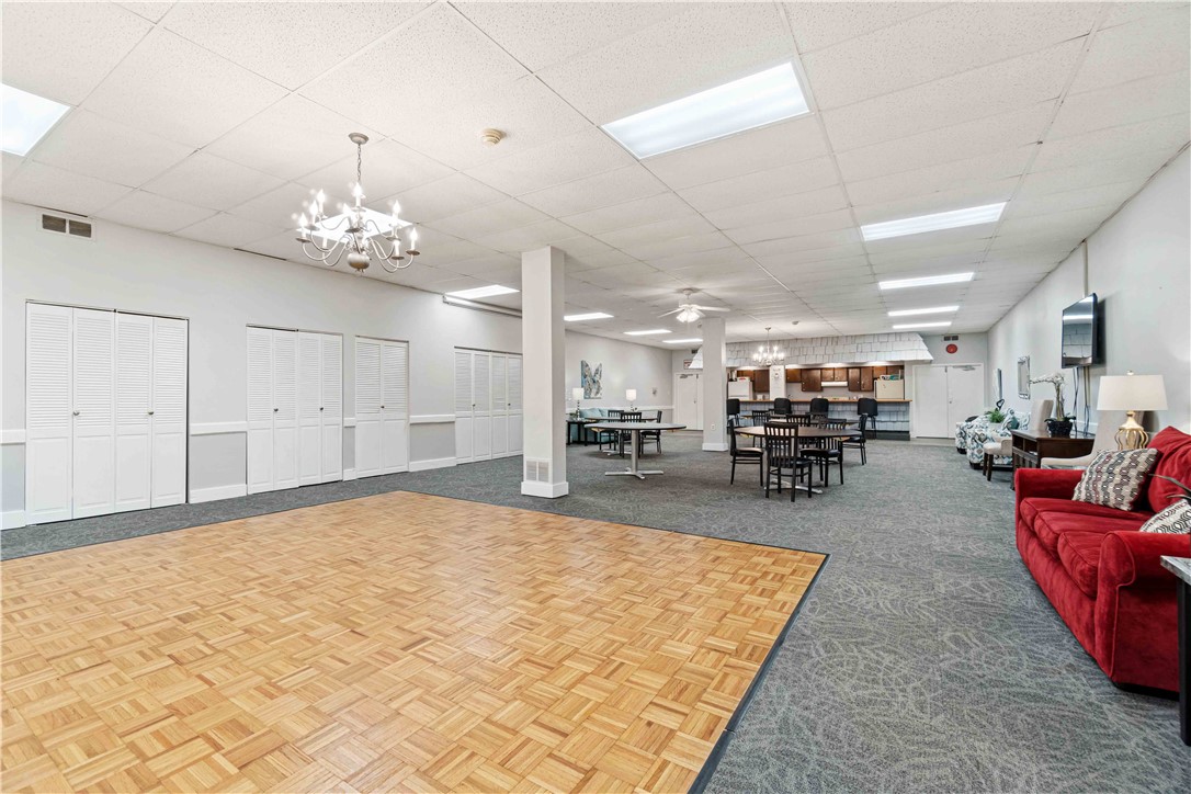 2120 Greentree Road 803E