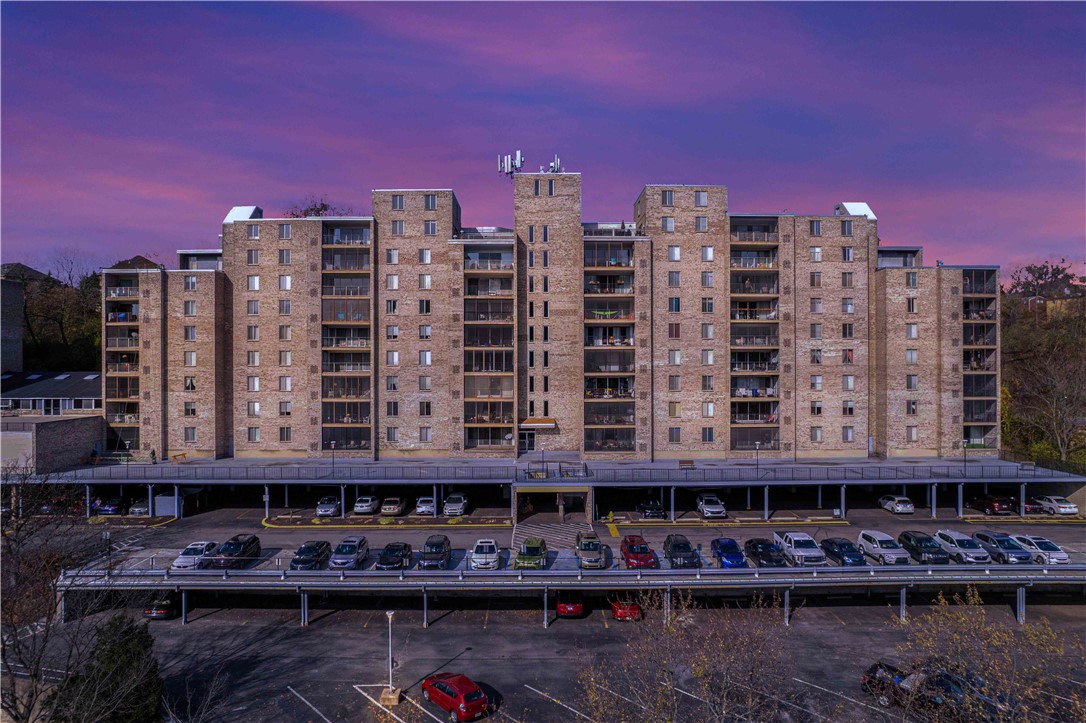 2120 Greentree Road 803E