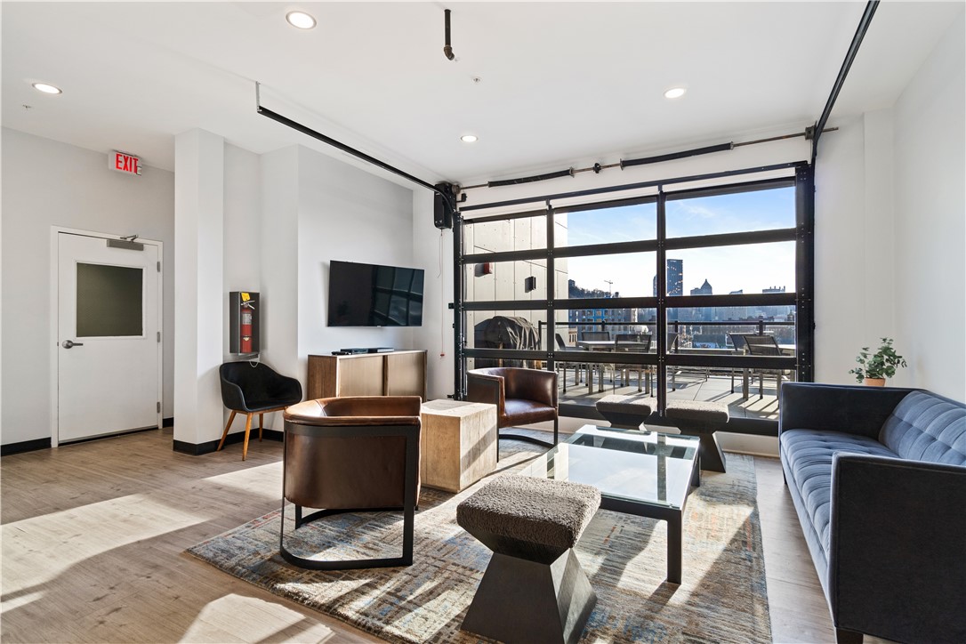 2545 Penn Avenue 304
