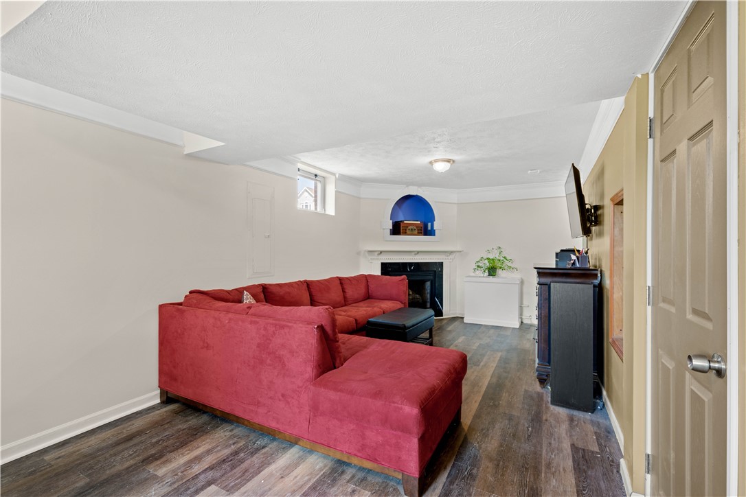 1367 Lucia Dr