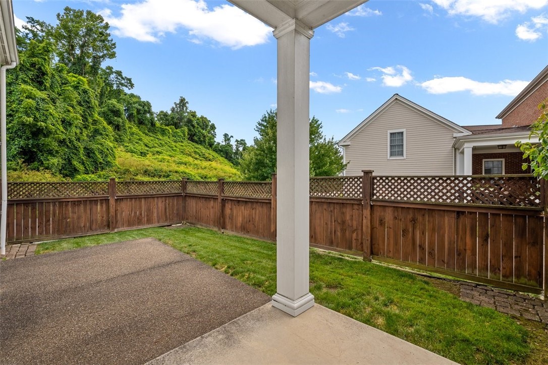 1541 BILTMORE LANE
