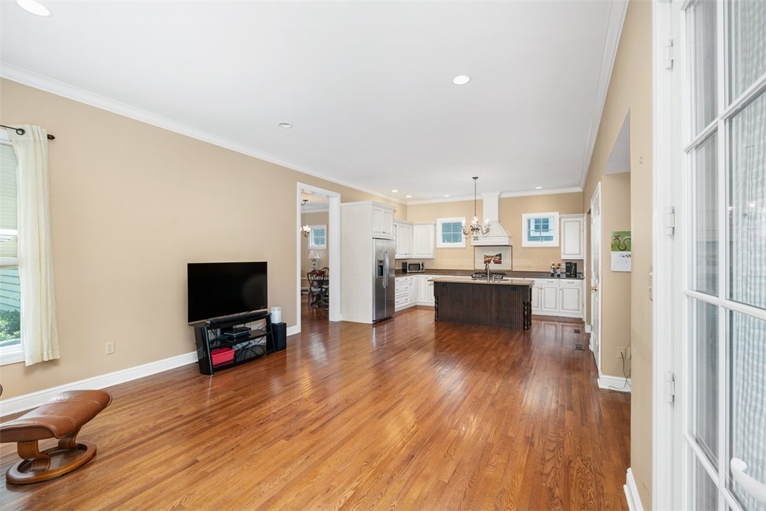 1541 BILTMORE LANE