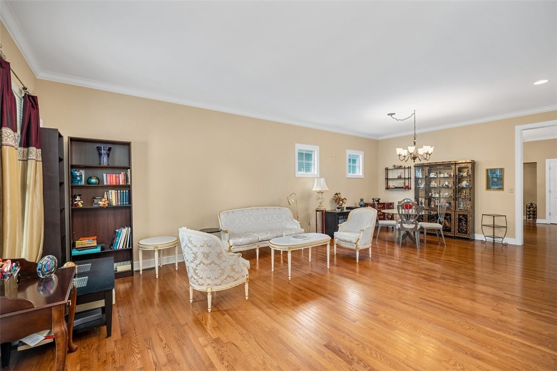 1541 BILTMORE LANE