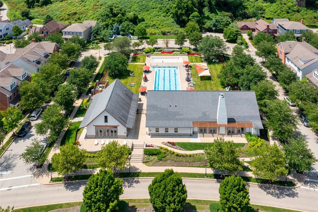 1541 BILTMORE LANE