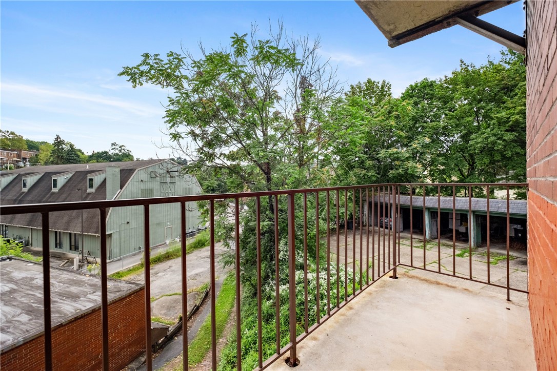 187 Morrison Drive 13