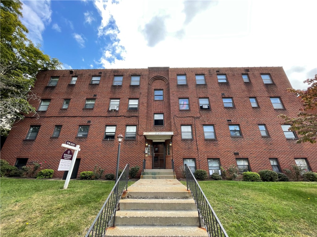 667 Florida Ave 3