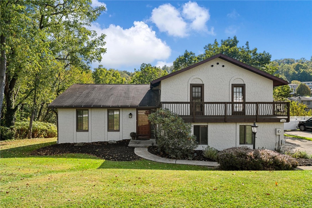 1682 RIDGEWOOD DRIVE