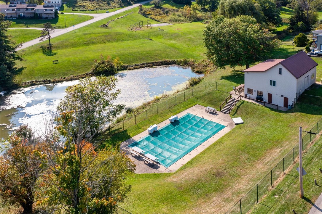 1682 RIDGEWOOD DRIVE