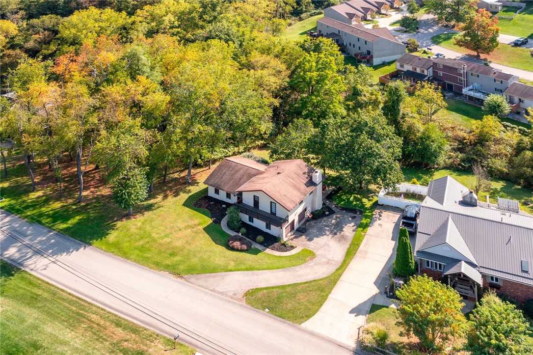 1682 RIDGEWOOD DRIVE