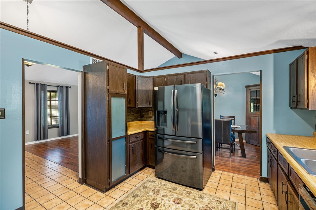 1682 RIDGEWOOD DRIVE