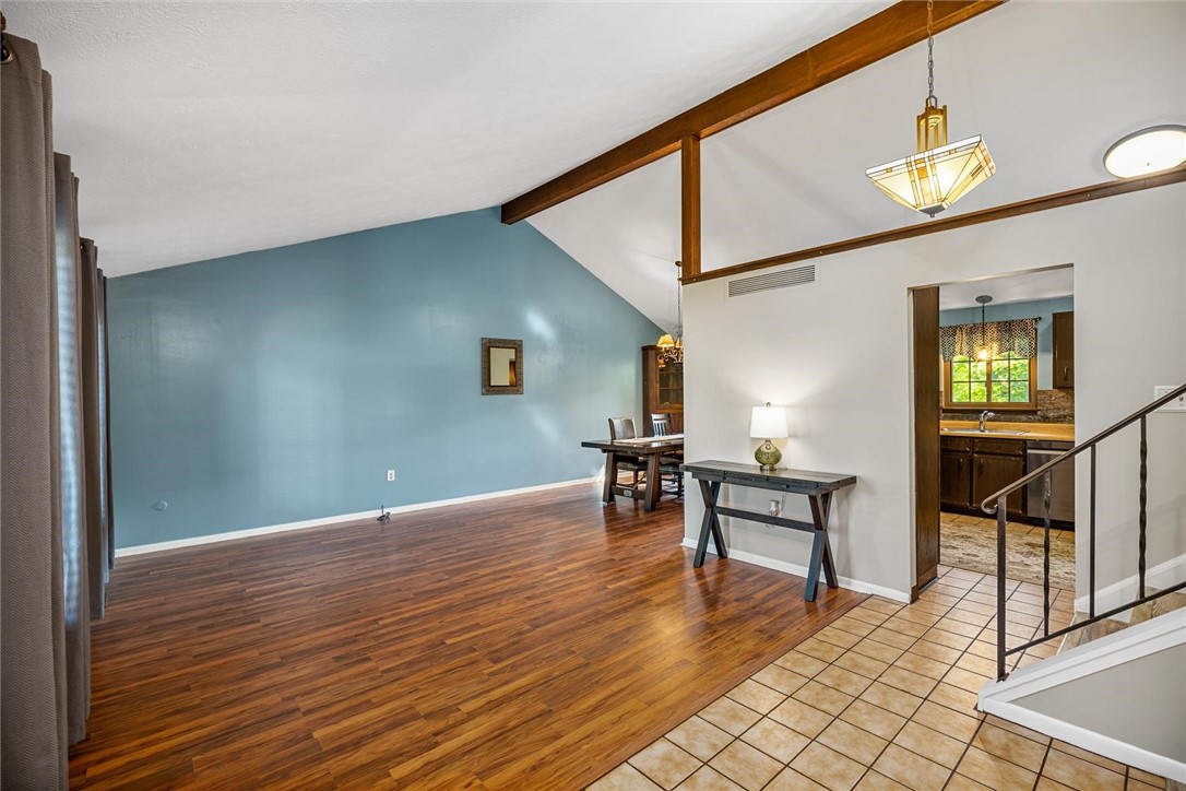 1682 RIDGEWOOD DRIVE