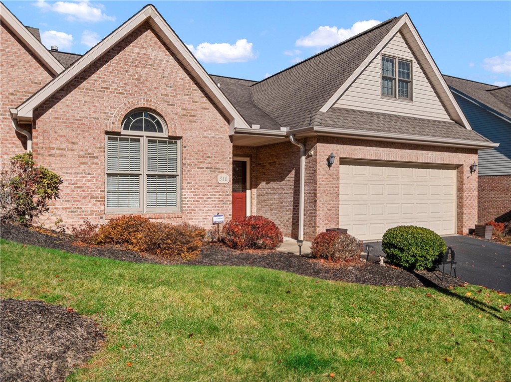 310 WOODCREST DRIVE