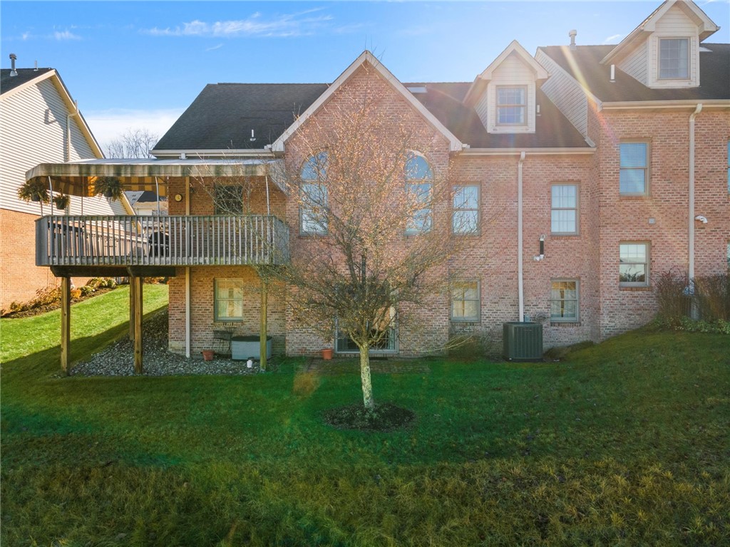 310 WOODCREST DRIVE