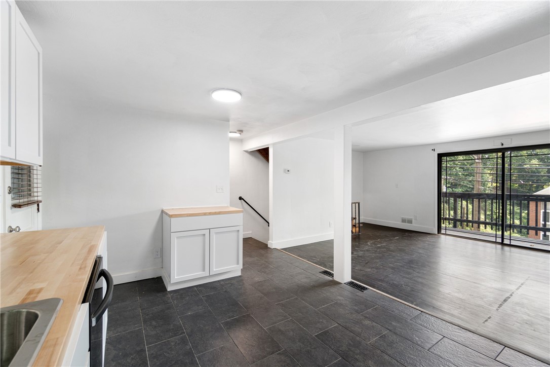 135 W 8th Street