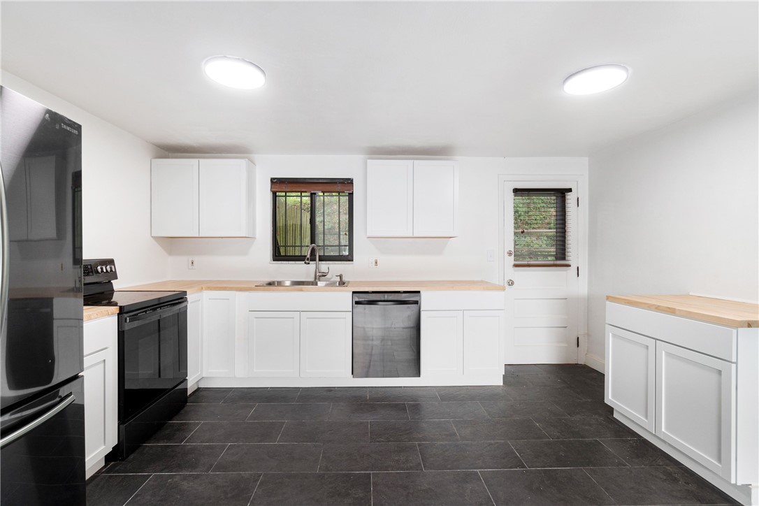 135 W 8th Street