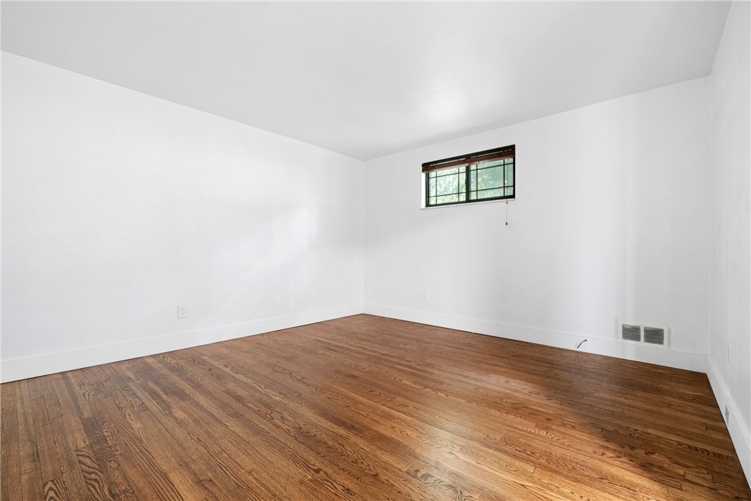 135 W 8th Street