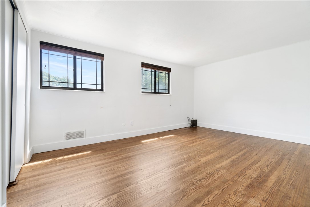 135 W 8th Street
